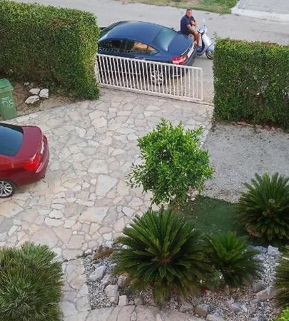 Apartment Garden Petrcane